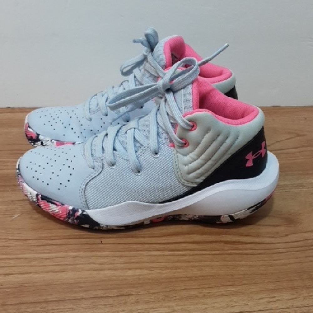 Under Armour Light Gray and Pink Athletic Shoes Size 4.5 Youth